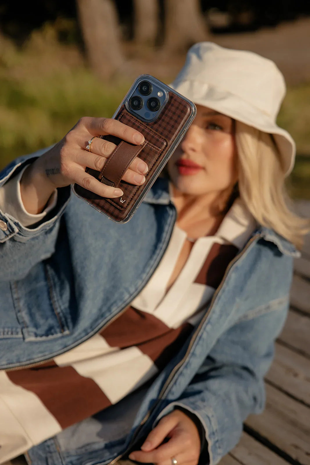 Cafe Gingham Magnetic Case