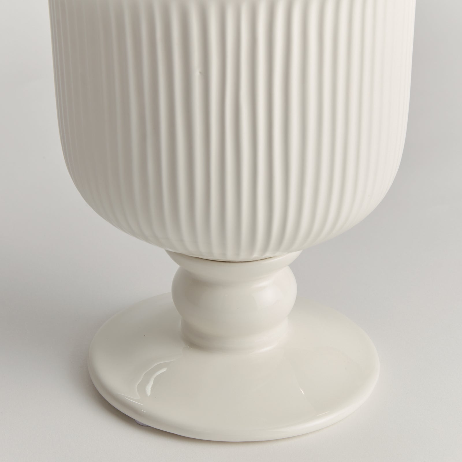SINCLAIR FOOTED URN SMALL