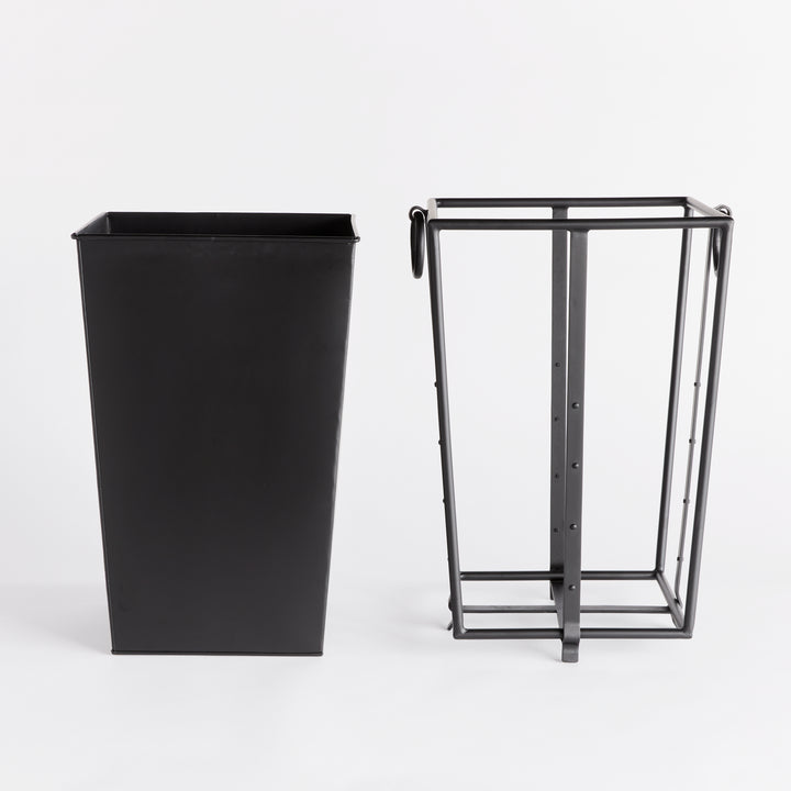 CALLAHAN TAPERED PLANTER LARGE - Black