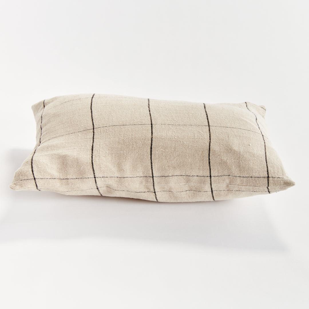 LOUIS LUMBAR PILLOW - Flax/Black