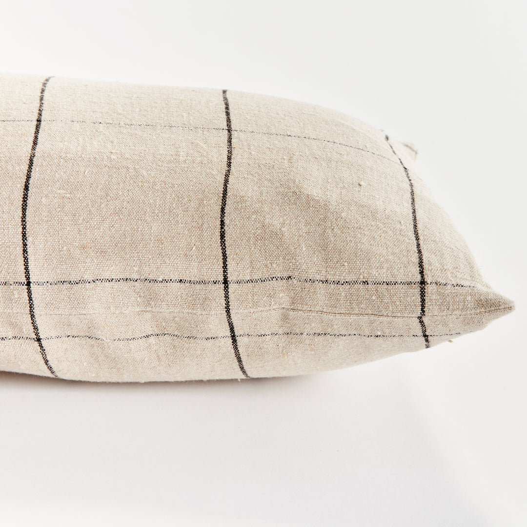 LOUIS LUMBAR PILLOW - Flax/Black