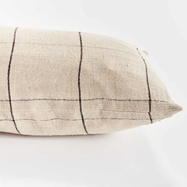 LOUIS LUMBAR PILLOW - Flax/Black