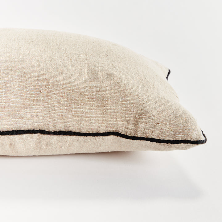 ELIAS LUMBAR PILLOW - Flax/Black
