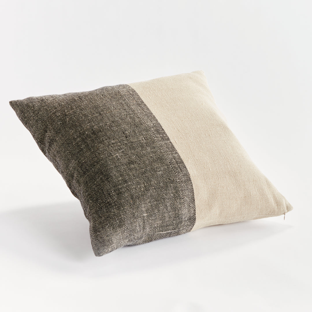 JULES PILLOW 24" - Black/Flax