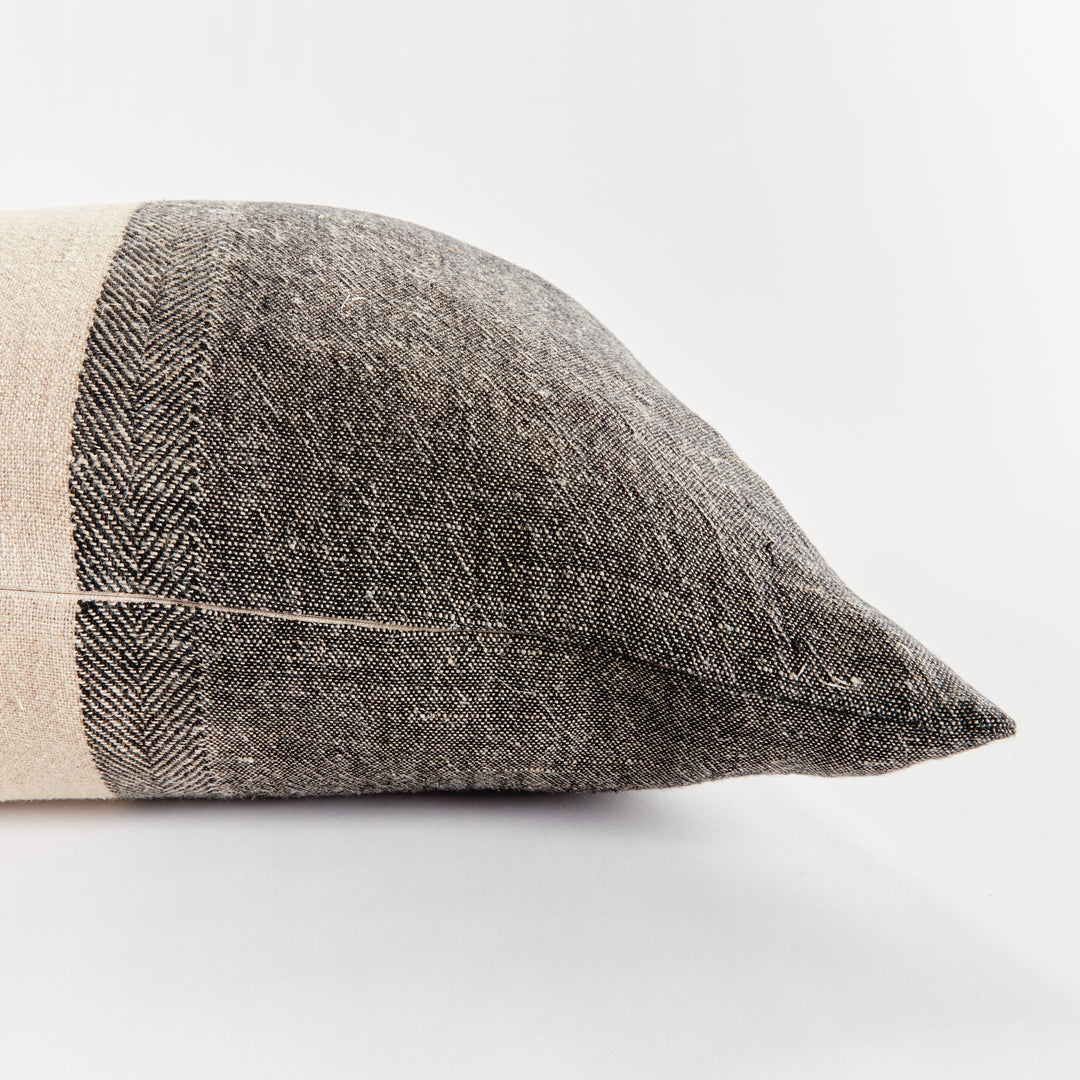 JULES PILLOW 24" - Black/Flax