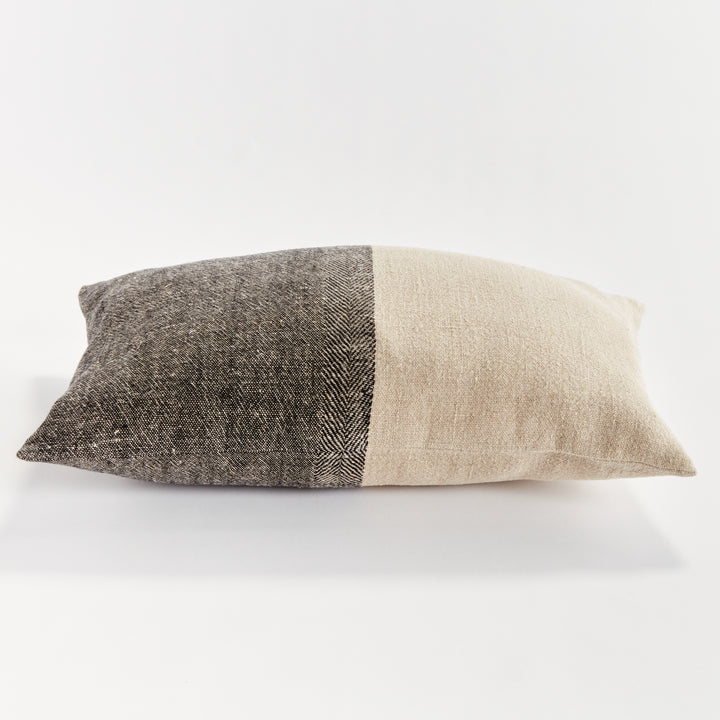 JULES LUMBAR PILLOW - Black/Flax