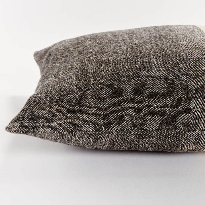 JULES LUMBAR PILLOW - Black/Flax