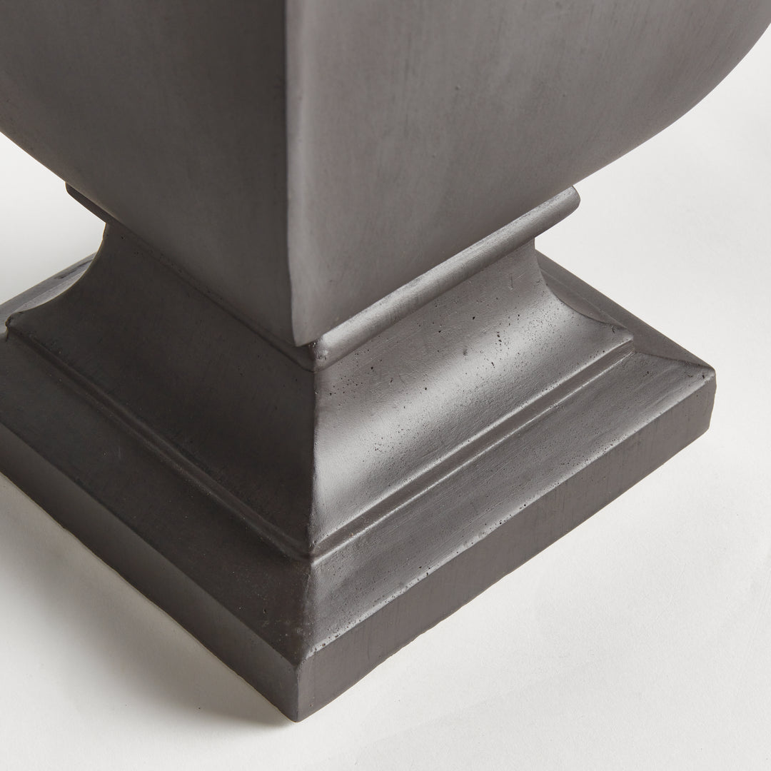 FIBRECLAY BECKETT SQ FOOTED PLANTER SMALL