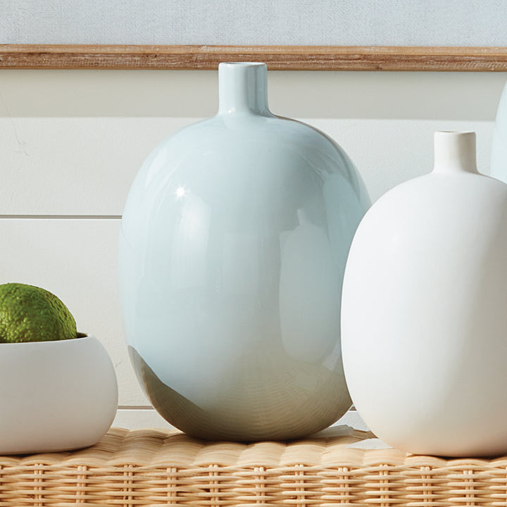 BARCLAY BUTERA SANDBAR VASE MEDIUM - Light Blue