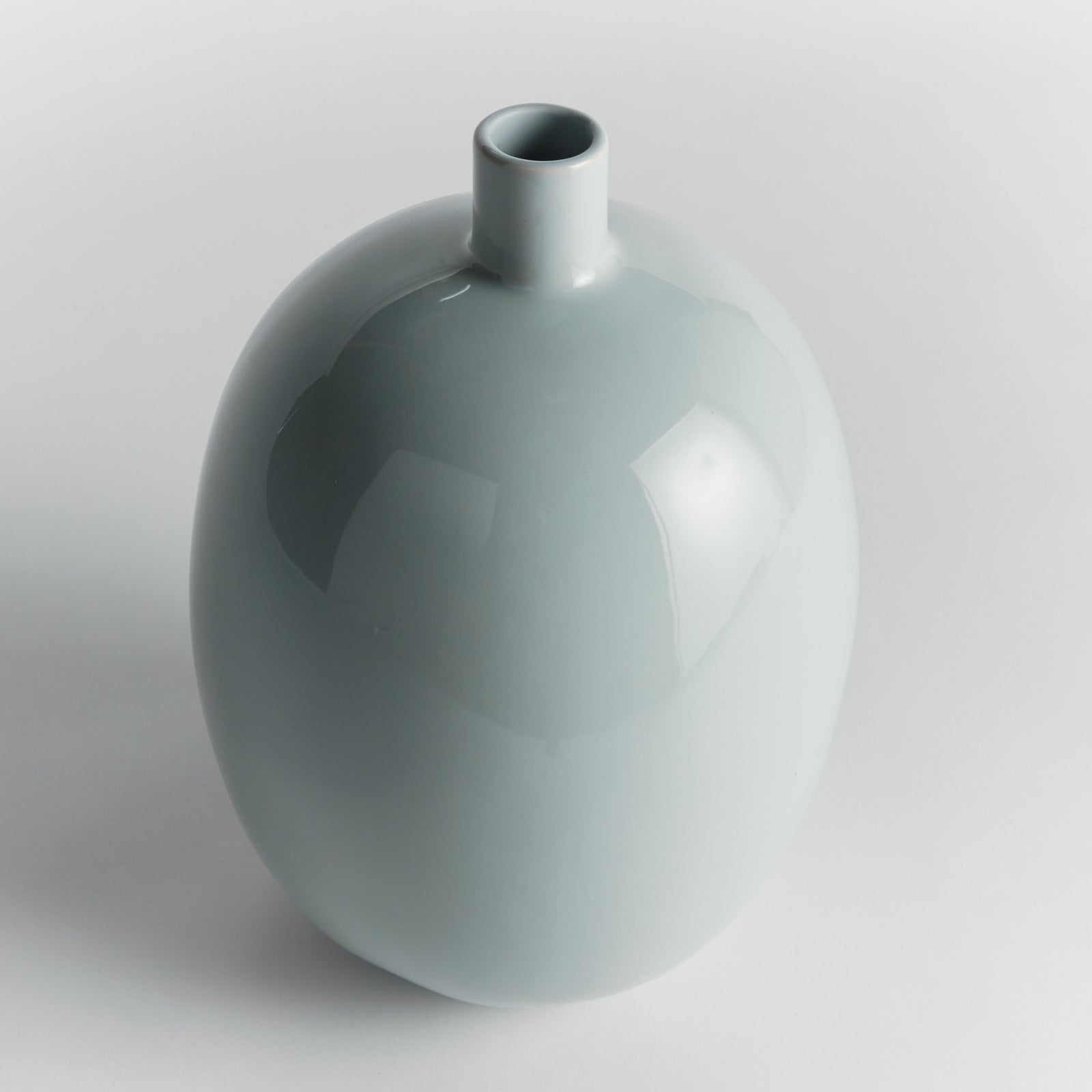 BARCLAY BUTERA SANDBAR VASE MEDIUM - Light Blue