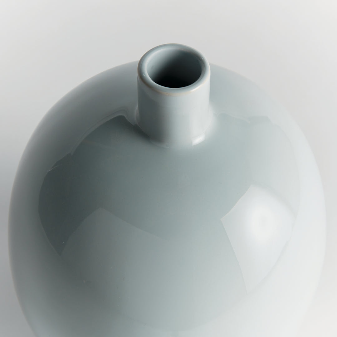 BARCLAY BUTERA SANDBAR VASE MEDIUM - Light Blue