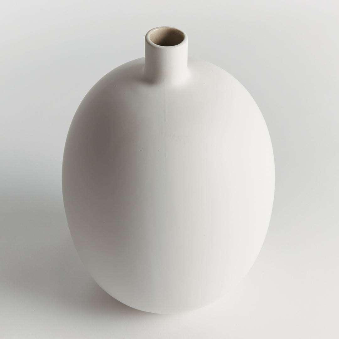 BARCLAY BUTERA SANDBAR VASE MEDIUM - White / Taupe