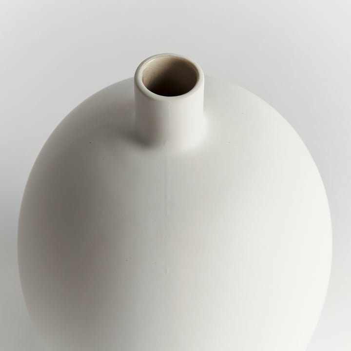 BARCLAY BUTERA SANDBAR VASE MEDIUM - White / Taupe