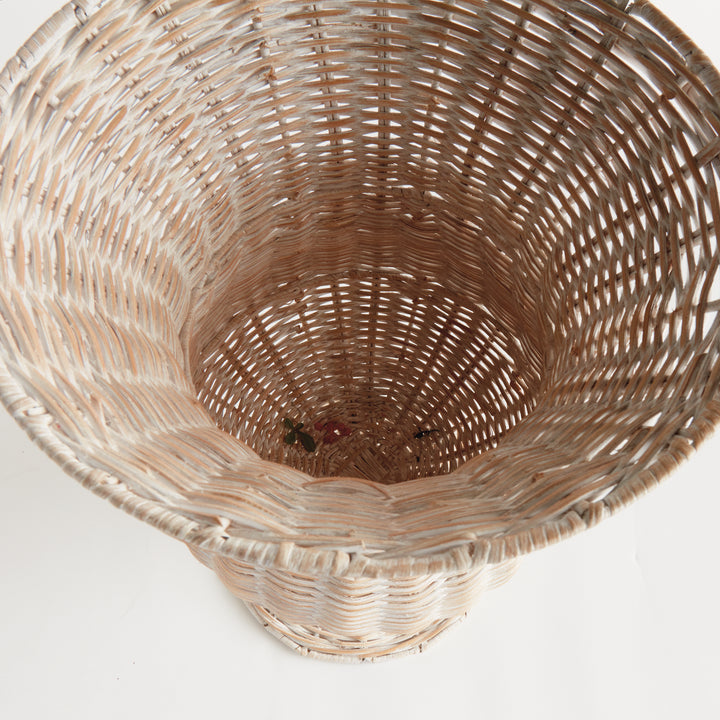 CHESAPEAKE RATTAN FOOTED URN TALL - Whitewash