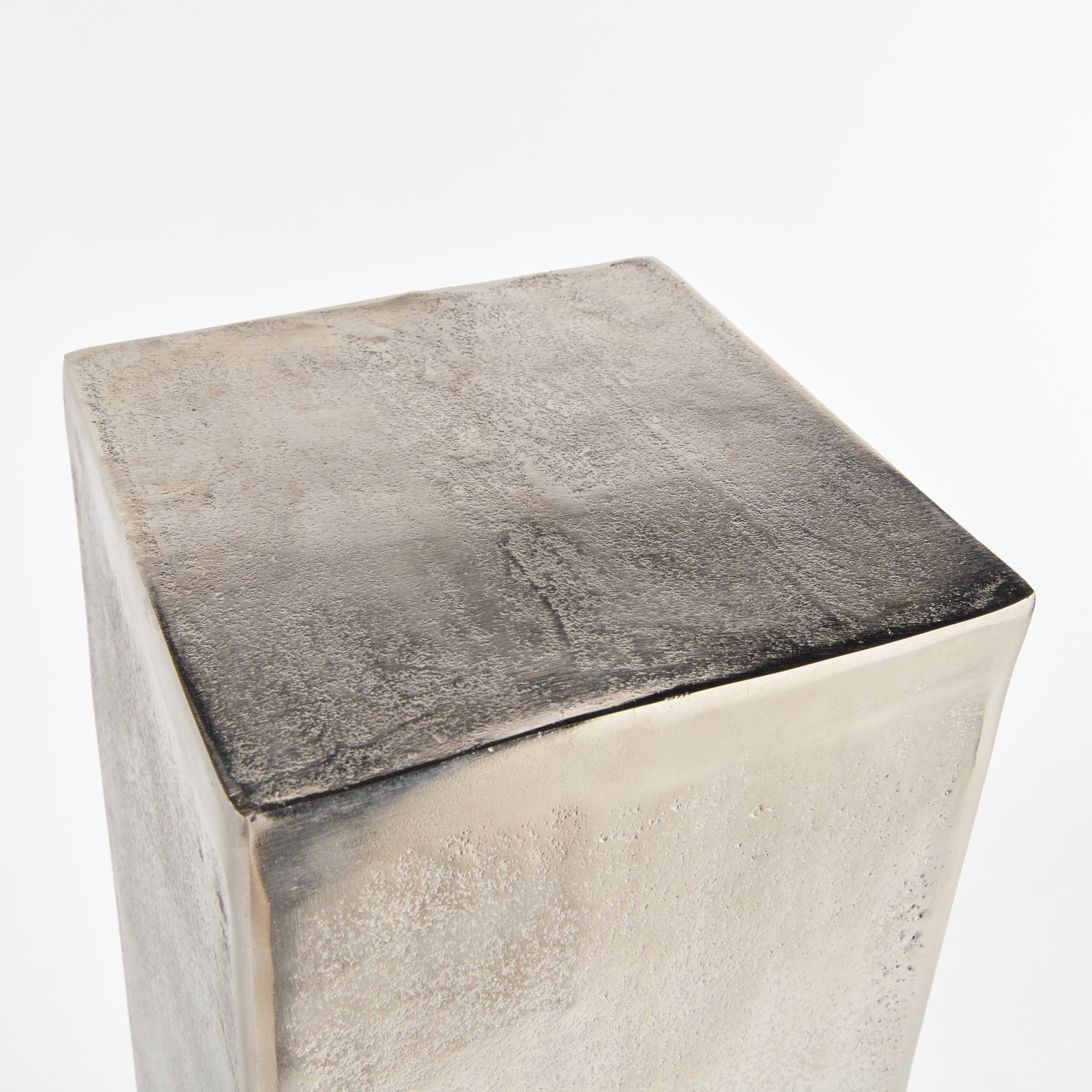 VICTOR PEDESTAL SHORT