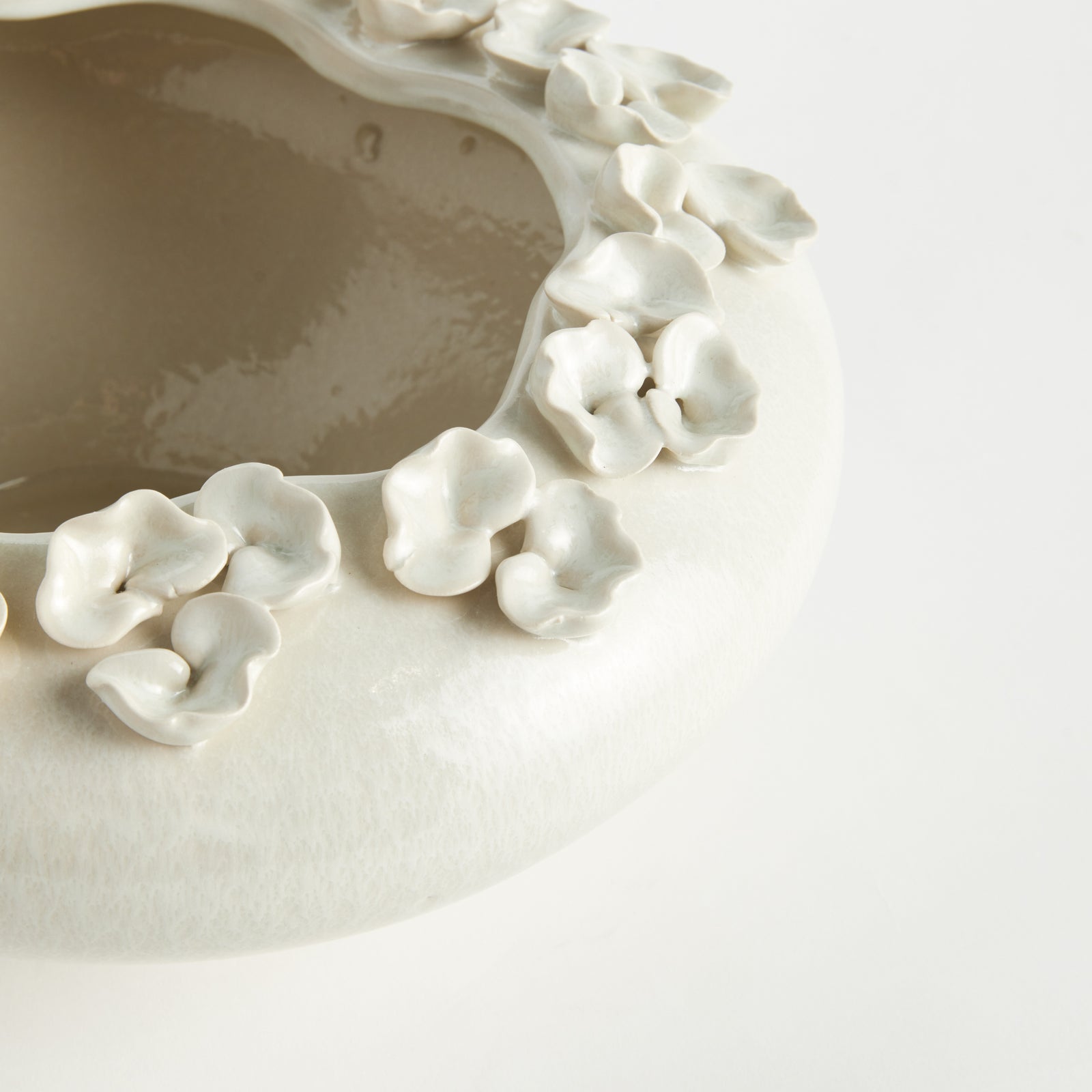 PETITE FLEUR DECORATIVE BOWL - White