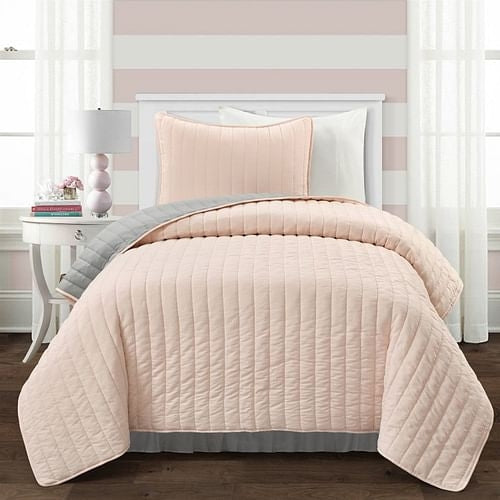 Twin/Twin XL Soft Reversible Lightweight Quilt Set in Rose Blush Pink