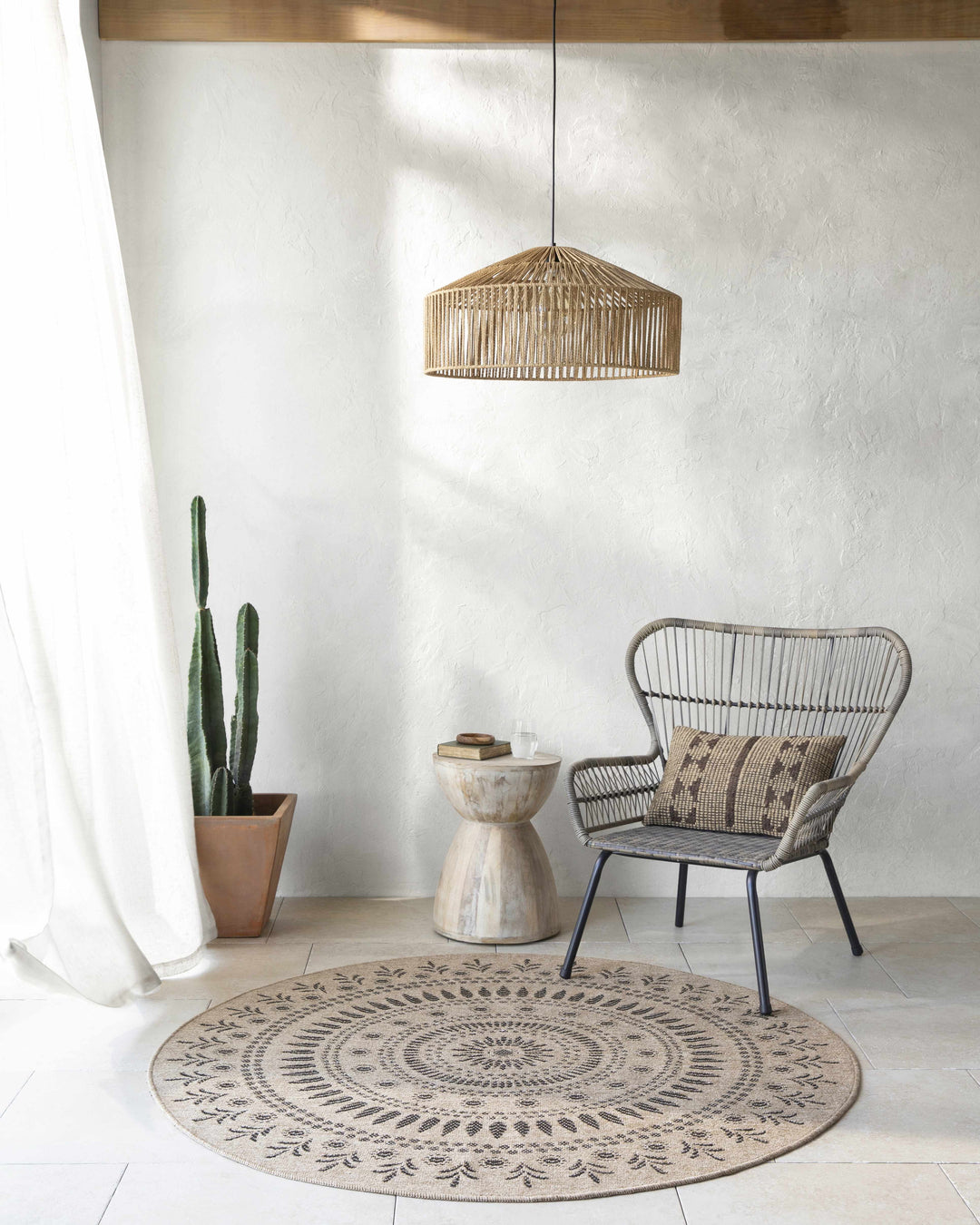 Beata Round Faux Jute Rug